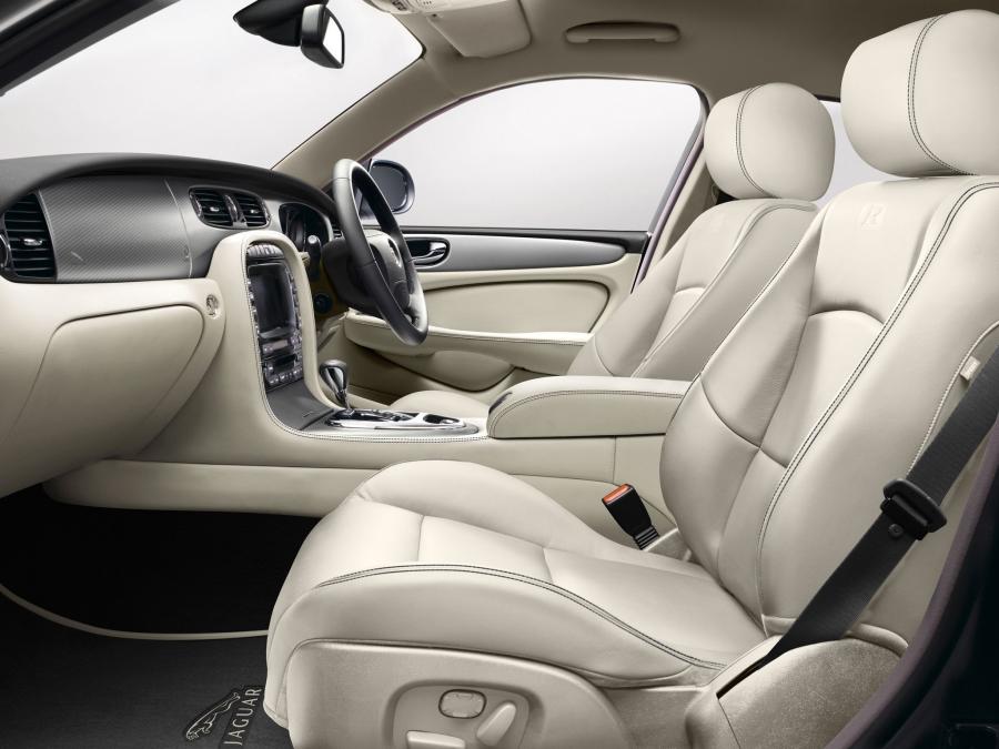  Jaguar XJR Portfolio 2006 года  (UK) (фото 13 из 23)